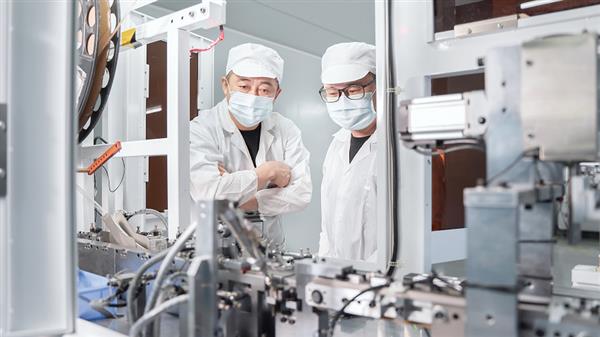 OPPO IoT高管親臨工廠把關首款智能牙刷 傾力打造高潔凈、智能化的出眾產品